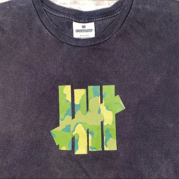 Undefeated Medium Black and Camouflage Shirt - Picture 3 of 7
